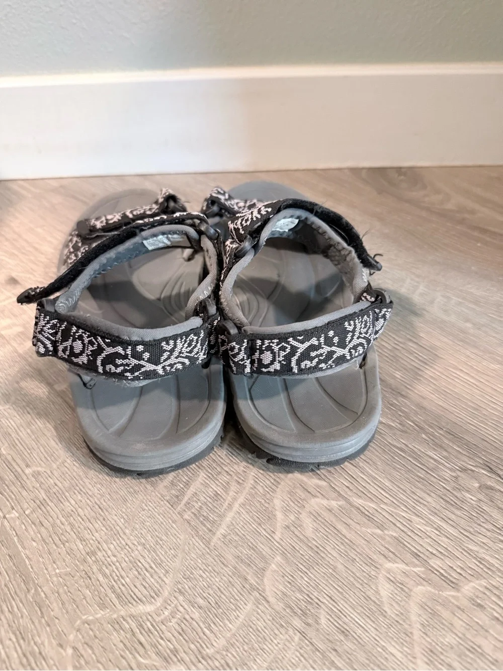 Women's Black Patterned Outdoor Sport Sandals